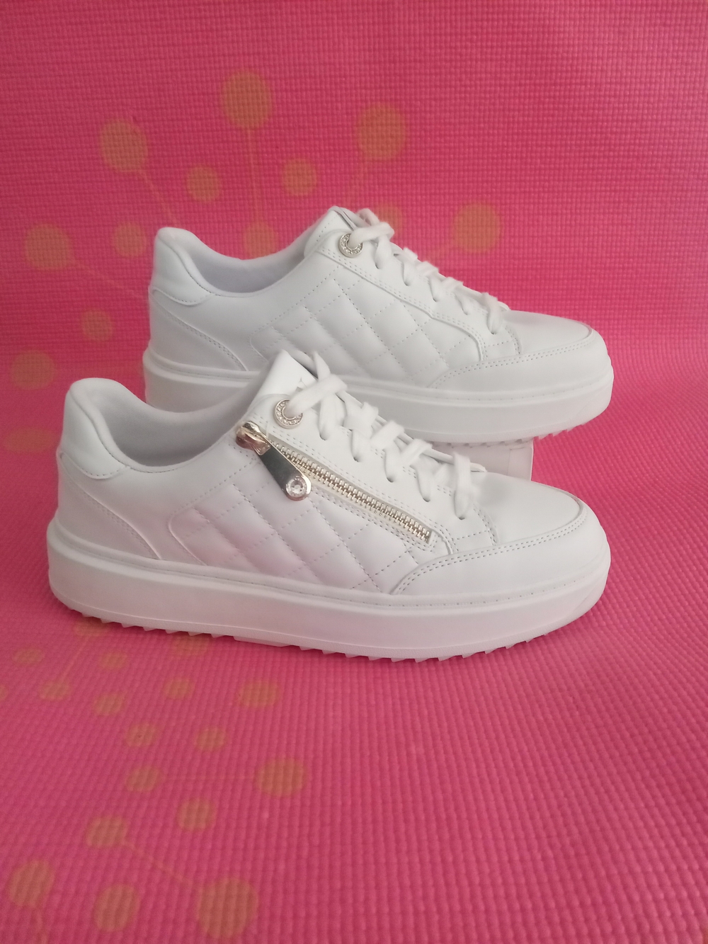 Nine West White Quilted Platform Sneakers with Side Zipper Sz 9.5